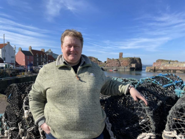 Cllr Donna Collins supports local fishermen